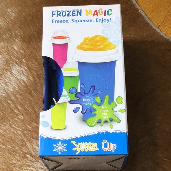 FREE WITH PURCHASE Squeeze cup